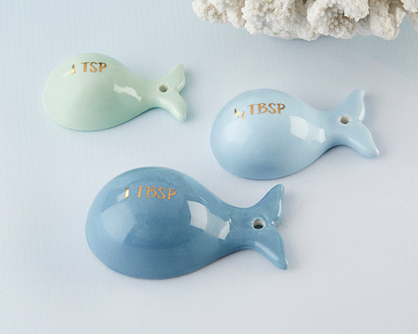 https://www.kateaspen.com/cdn/shop/products/23159NA-ceramic-whale-shaped-measuring-spoons2-ka-l_1280x.jpg?v=1622737649